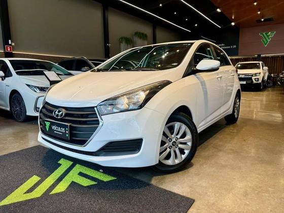 HYUNDAI HB20 1.0 COMFORT PLUS 12V FLEX 4P MANUAL HYUNDAI HB20 1.0 COMFORT PLUS 12V FLEX 4P MANUAL